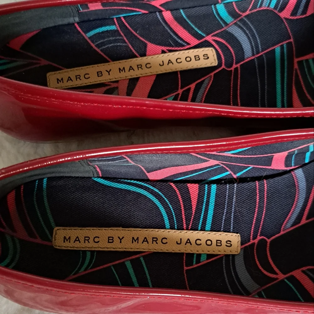 Marc Jacobs plaque red ballet work flat shoe. Size 37.5.